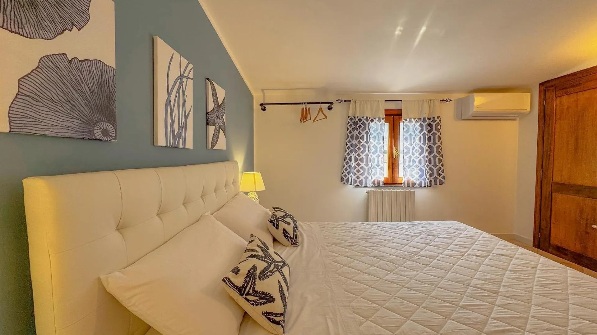 49 Sea Rooms - Guesthouse Stintino 0*,  Italia